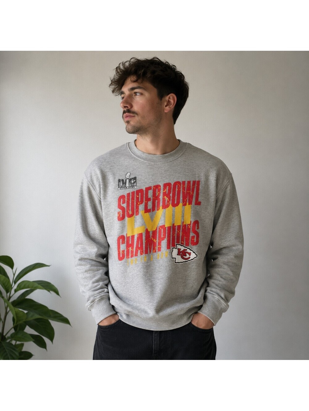 Fanatics Kansas City Chiefs Super Bowl LVIII Champions Crewneck Sweatshirt Sz M - Picture 2 of 8